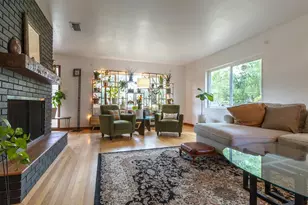 1303 NW 31st St, Gainesville, FL 32605 - Photo 13