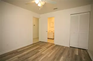 1421 NW 6th Pl, Gainesville, FL 32603 - Photo 13