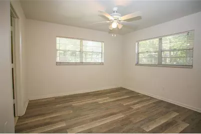 1421 NW 6th Place, Gainesville, FL 32603 - Photo 9