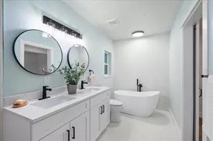 801 NW 37th Dr, Gainesville, FL 32605 - Photo 27