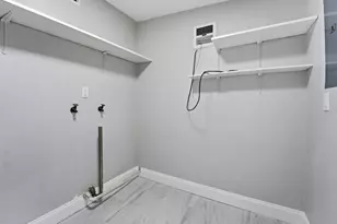 4313 Midland Rd, Sarasota, FL 34231 - Photo 13