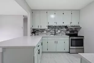 4313 Midland Rd, Sarasota, FL 34231 - Photo 7