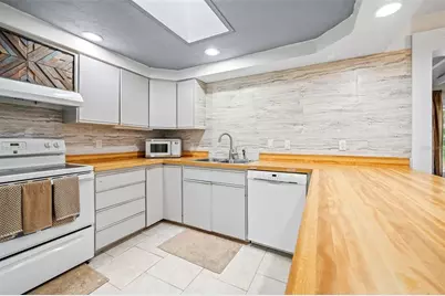 10135 NW 25th Place, Gainesville, FL 32606 - Photo 11