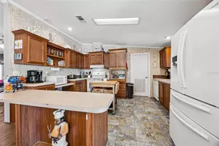 334 Paradise Cir, Satsuma, FL 32189 - Photo 17