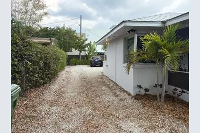 651 Madison Court, Sarasota, FL 34236 - Photo 3