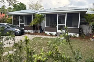 651 Madison Ct, Sarasota, FL 34236 - Photo 1