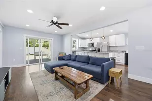 403 NE 9th St, Gainesville, FL 32601 - Photo 9