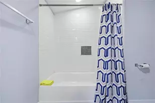 403 NE 9th St, Gainesville, FL 32601 - Photo 47