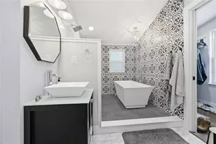 403 NE 9th St, Gainesville, FL 32601 - Photo 37