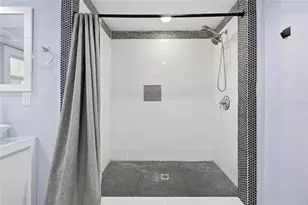 403 NE 9th St, Gainesville, FL 32601 - Photo 29