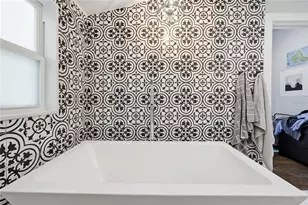 403 NE 9th St, Gainesville, FL 32601 - Photo 39