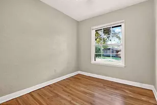 914 NE 11th Ave, Gainesville, FL 32601 - Photo 15