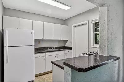 914 NE 11th Avenue, Gainesville, FL 32601 - Photo 7