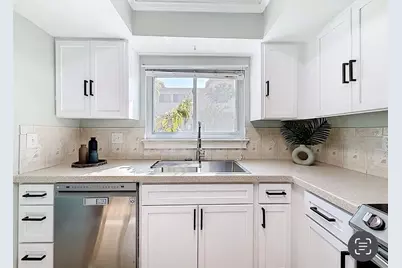 1655 58th Terrace S #3, Saint Petersburg, FL 33712 - Photo 5