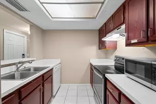 5864 SW 8th Pl, Gainesville, FL 32607 - Photo 7