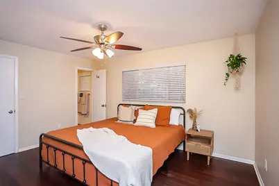 734 NW 38th Street, Gainesville, FL 32607 - Photo 15