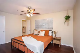 734 NW 38th St, Gainesville, FL 32607 - Photo 15