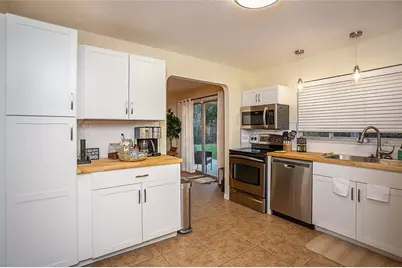 734 NW 38th Street, Gainesville, FL 32607 - Photo 9