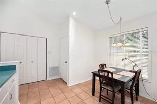 1047 NW 41st Dr, Gainesville, FL 32605 - Photo 9