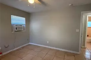 3801 SW 17th Pl, Gainesville, FL 32607 - Photo 3