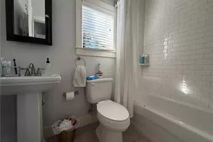 717 NW 10th St, Gainesville, FL 32601 - Photo 9