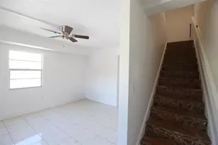 914 SW 8th Ave, Gainesville, FL 32601 - Photo 3