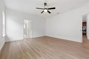 6735 SW 10th Ln, Gainesville, FL 32607 - Photo 11