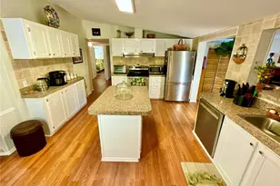 129 Crystal Lake Dr, Melrose, FL 32666 - Photo 11