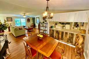 129 Crystal Lake Dr, Melrose, FL 32666 - Photo 7