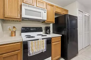 6075 Maggies Cir, Jacksonville, FL 32244 - Photo 17