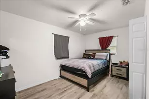 517 E Main St, Bronson, FL 32621 - Photo 13