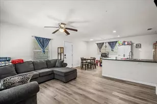 517 E Main St, Bronson, FL 32621 - Photo 3