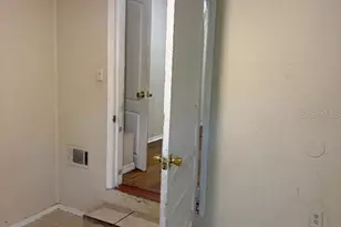 1623 SE 3rd Ave, Gainesville, FL 32641 - Photo 13