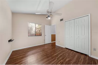 5701 SW 10th Place, Gainesville, FL 32607 - Photo 17