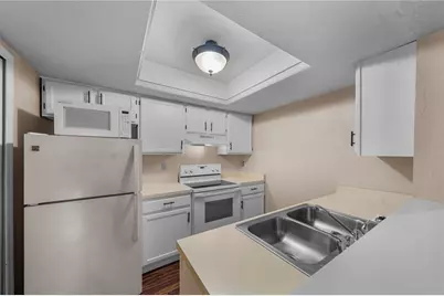 5701 SW 10th Place, Gainesville, FL 32607 - Photo 7