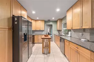 2725 NW 38th St, Gainesville, FL 32605 - Photo 11