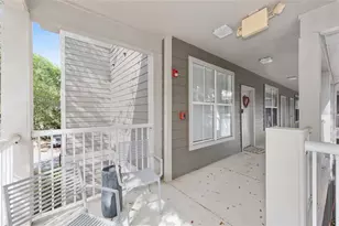 621 SW 10th St, Gainesville, FL 32601 - Photo 3