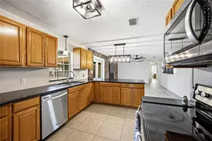 3900 NW 37th Pl, Gainesville, FL 32606 - Photo 3