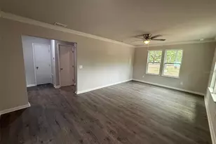 2232 SE 8th Pl, Gainesville, FL 32641 - Photo 3