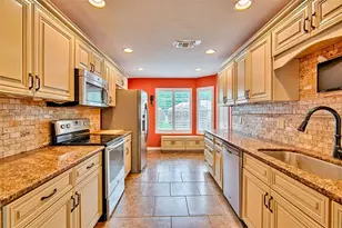 533 NW 39th Dr, Gainesville, FL 32607 - Photo 11