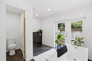 1716 NW 12th Rd, Gainesville, FL 32605 - Photo 33