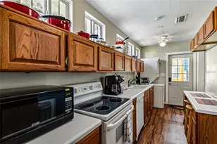 1203 NW 12th Ave, Gainesville, FL 32601 - Photo 9
