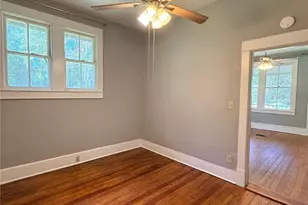 541 NE 11th St, Gainesville, FL 32601 - Photo 9