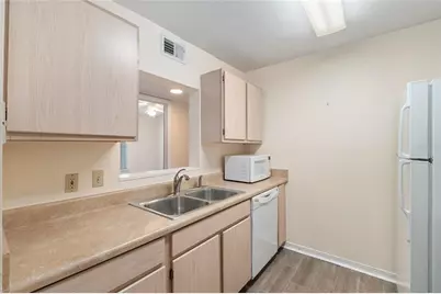 2360 SW Archer Road #706, Gainesville, FL 32608 - Photo 17