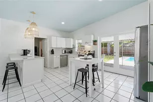 1702 NW 38th Dr, Gainesville, FL 32605 - Photo 11