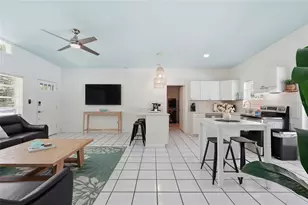 1702 NW 38th Dr, Gainesville, FL 32605 - Photo 9
