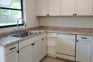 2822 NE 16th Dr, Gainesville, FL 32609 - Photo 9