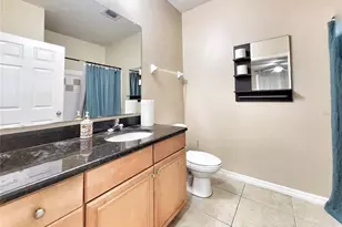 1185 SW 9th Rd, Gainesville, FL 32601 - Photo 17