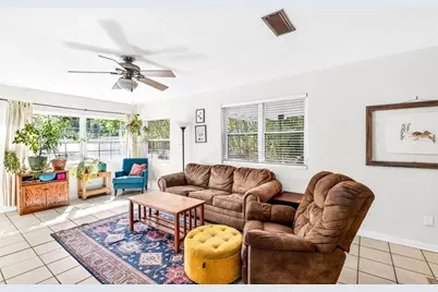 1006 NE 12th Avenue, Gainesville, FL 32601 - Photo 3