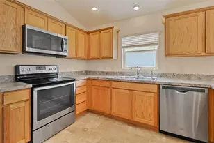 9188 SE 166th Sprung Ln, The Villages, FL 32162 - Photo 9